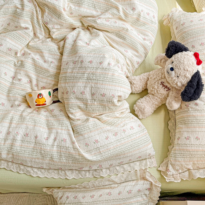 91家纺网 家纺一手货源 找家纺 仟网汇 2025新款云感皱皱双层纱全棉花边四件套 白茶-绿