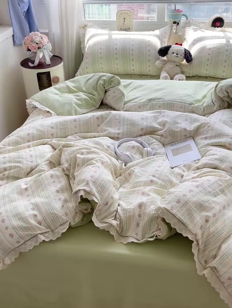 91家纺网 家纺一手货源 找家纺 仟网汇 2025新款云感皱皱双层纱全棉花边四件套 白茶-绿
