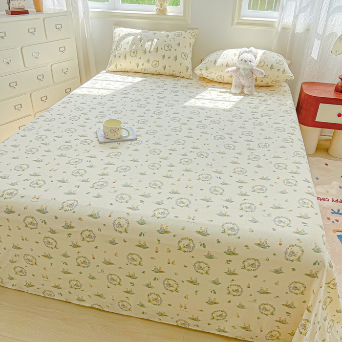 91家纺网 家纺一手货源 找家纺 罗亿家纺 2025新款云感双层纱碎花床单 兔子的欢喜