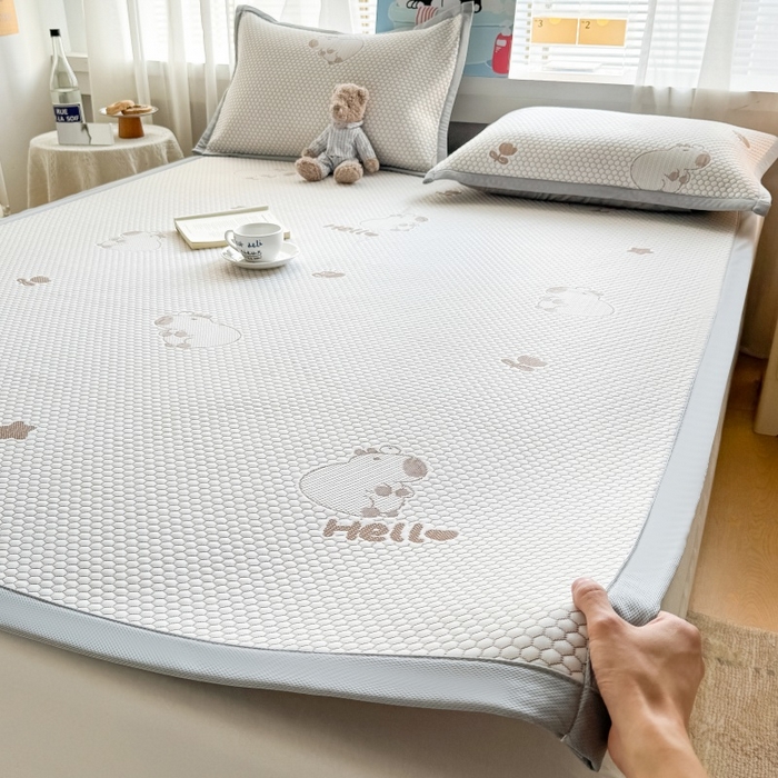 91家纺网 家纺一手货源 找家纺 水云缦 2025新款提花冰豆豆软席 卡皮巴拉-咖-条席款