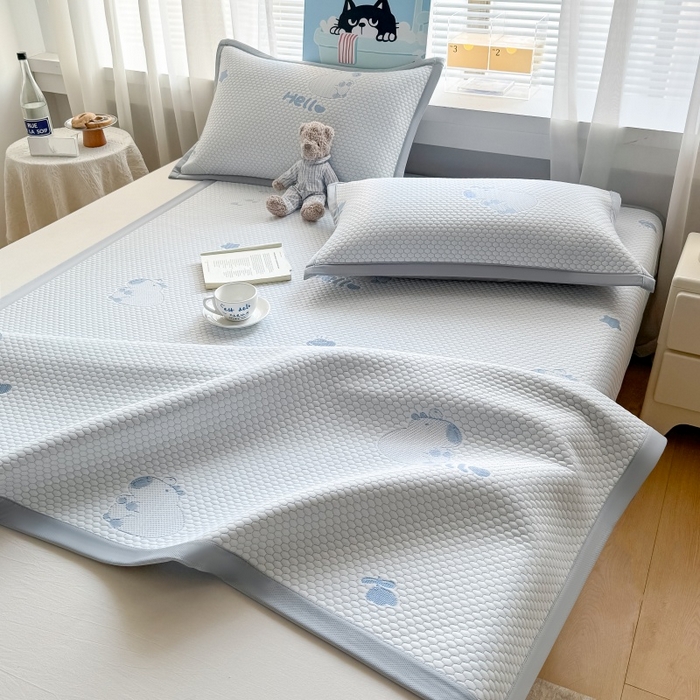 91家纺网 家纺一手货源 找家纺 水云缦 2025新款提花冰豆豆软席 卡皮巴拉-蓝-条席款