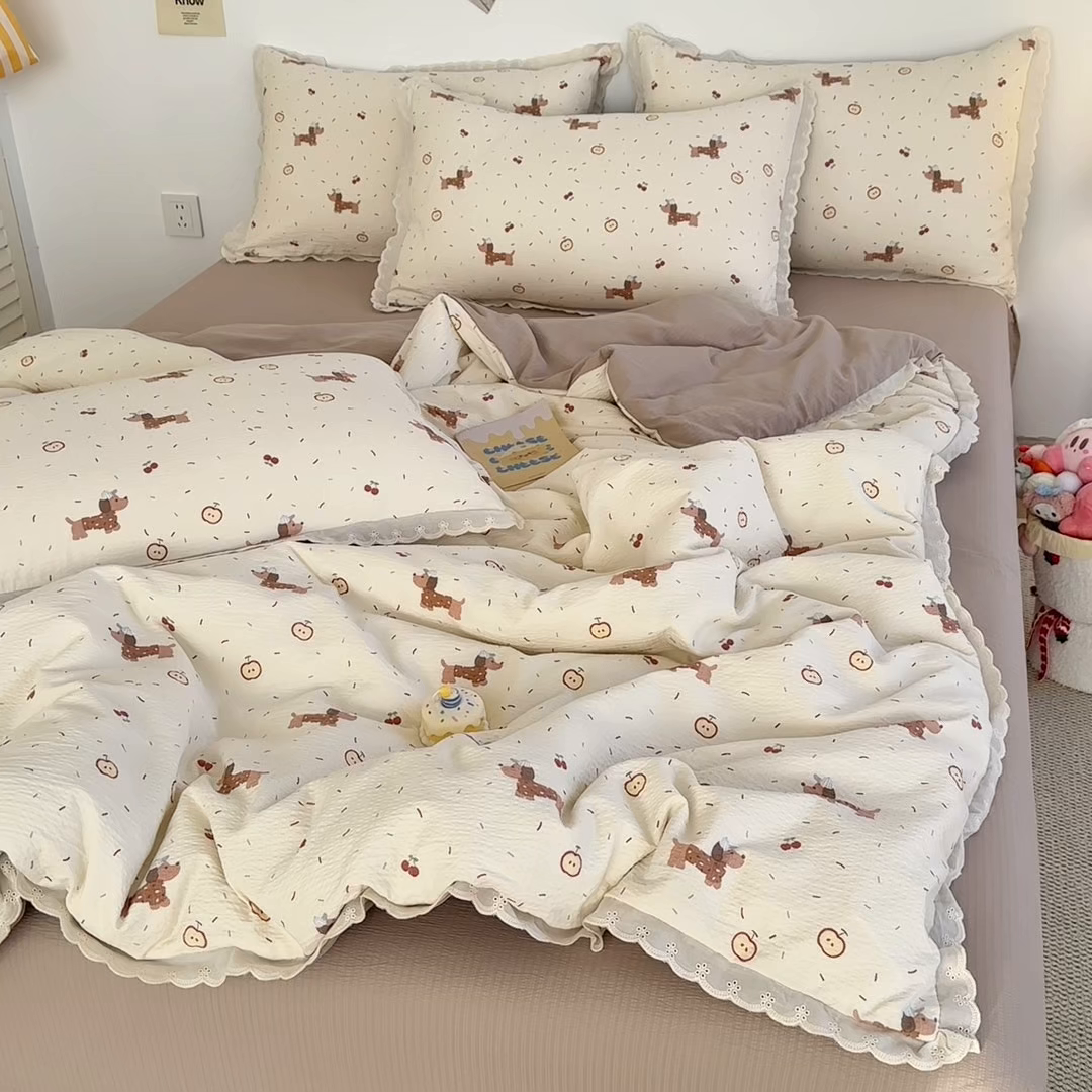 91家纺网 家纺一手货源 找家纺 斯卡诺家纺 2025新款纯棉花边双层纱四件套水洗棉四件套 腊肠狗