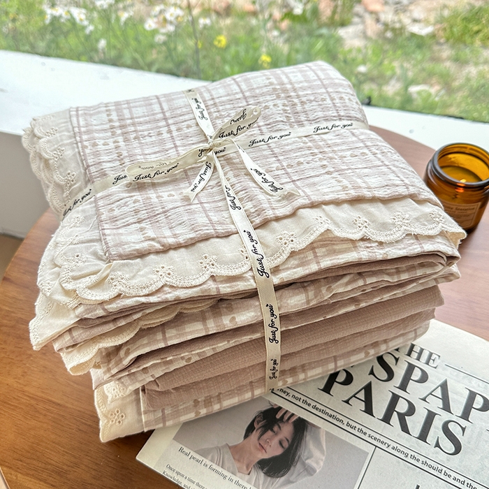 91家纺网 家纺一手货源 找家纺 斯卡诺家纺 2025新款纯棉花边双层纱夏被四件套水洗棉夏被四件套 蝶梦咖