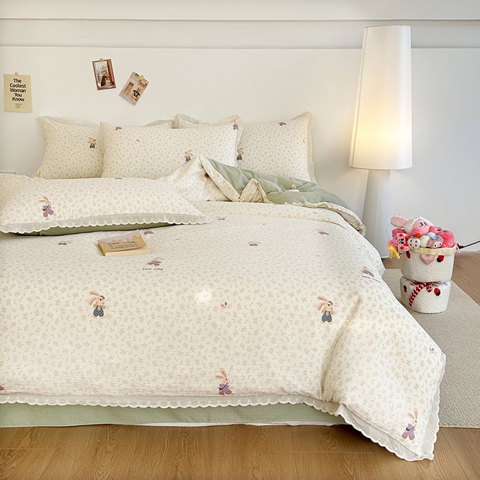 91家纺网 家纺一手货源 找家纺 斯卡诺家纺 2025新款纯棉花边双层纱夏被四件套水洗棉夏被四件套 花间兔