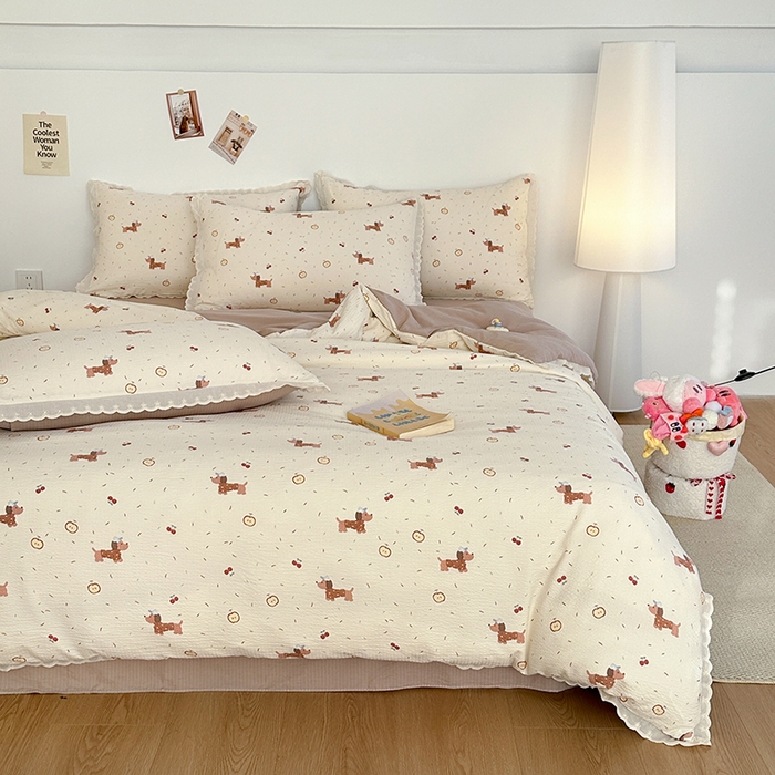 91家纺网 家纺一手货源 找家纺 斯卡诺家纺 2025新款纯棉花边双层纱夏被四件套水洗棉夏被四件套 腊肠狗