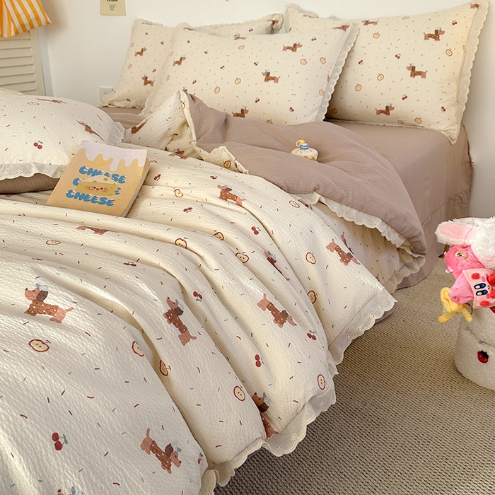 91家纺网 家纺一手货源 找家纺 斯卡诺家纺 2025新款纯棉花边双层纱夏被四件套水洗棉夏被四件套 腊肠狗