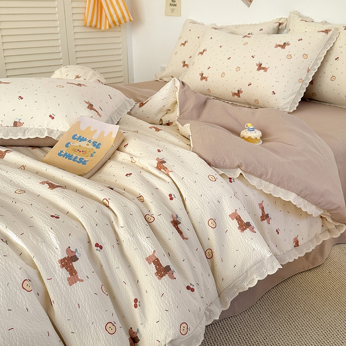 91家纺网 家纺一手货源 找家纺 斯卡诺家纺 2025新款纯棉花边双层纱夏被四件套水洗棉夏被四件套 腊肠狗