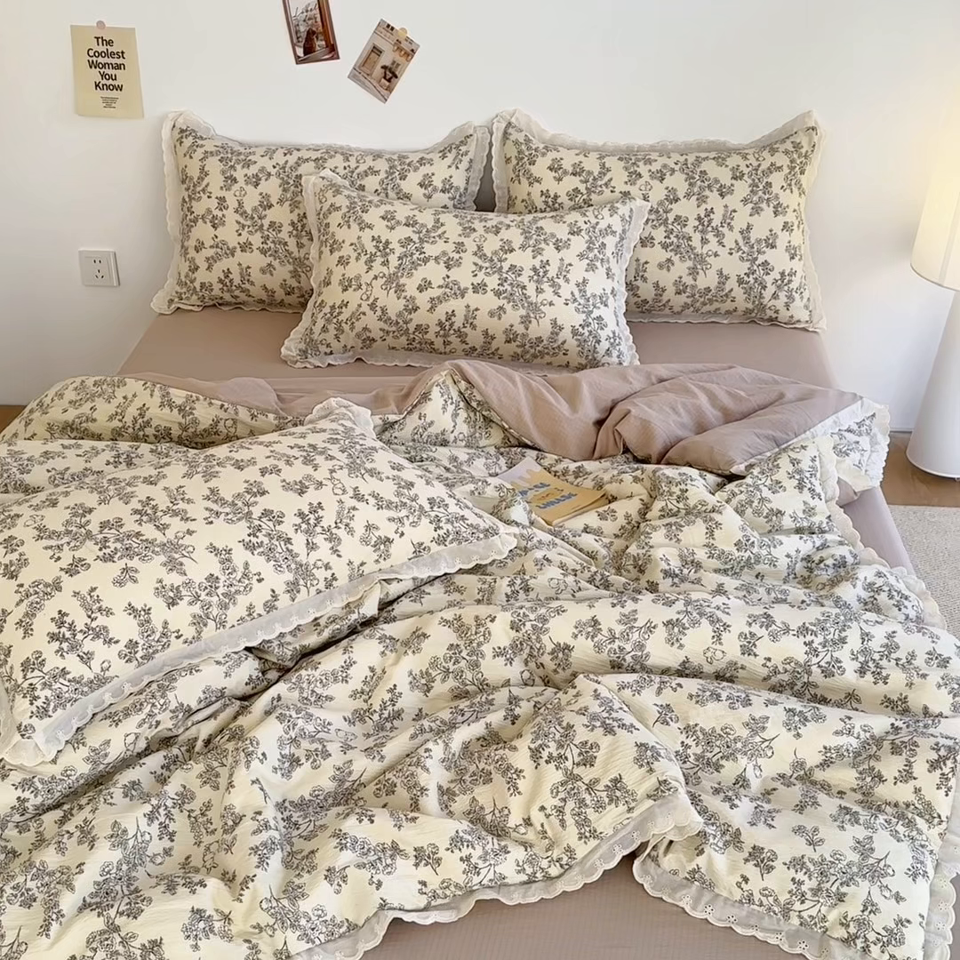 91家纺网 家纺一手货源 找家纺 斯卡诺家纺 2025新款纯棉花边双层纱夏被四件套水洗棉夏被四件套 洛可可