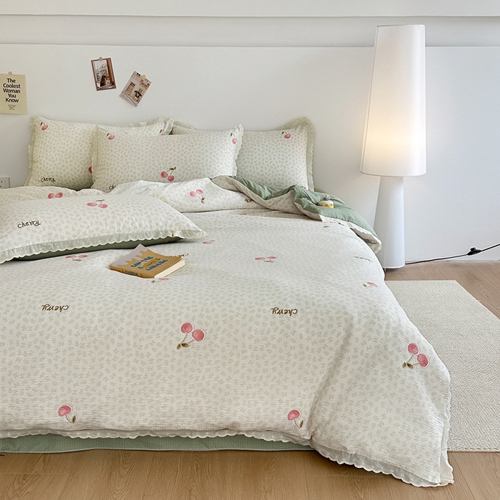 91家纺网 家纺一手货源 找家纺 斯卡诺家纺 2025新款纯棉花边双层纱夏被四件套水洗棉夏被四件套 逃之夭夭