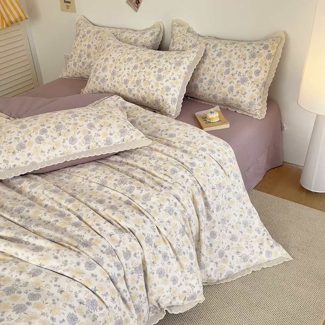 91家纺网 家纺一手货源 找家纺 斯卡诺家纺 2025新款纯棉花边双层纱夏被四件套水洗棉夏被四件套 唯美