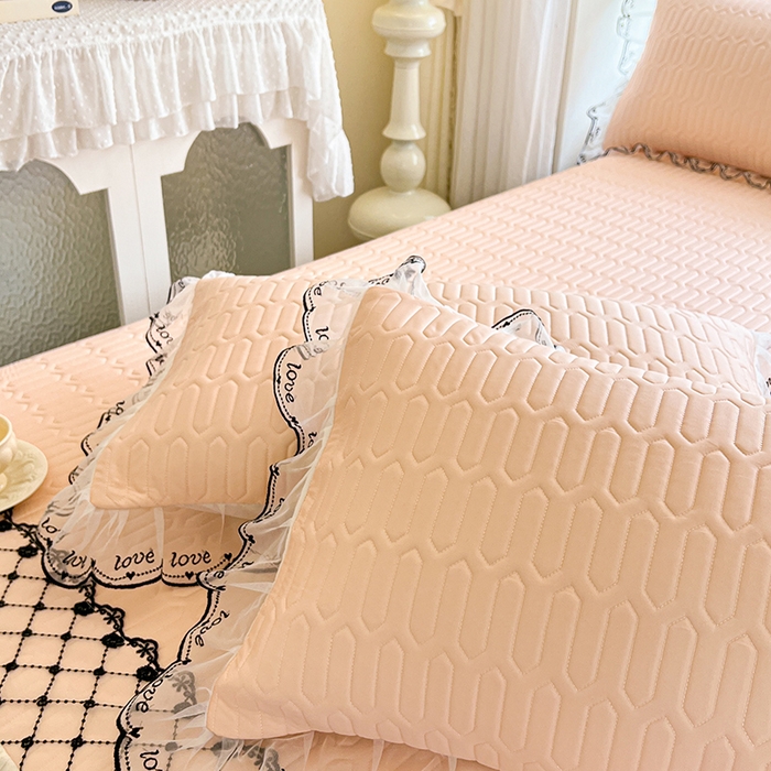 91家纺网 家纺一手货源 找家纺 麒豆豆  2025新款凉感丝乳胶花边床裙凉席夏被三件套--爱恋 玉