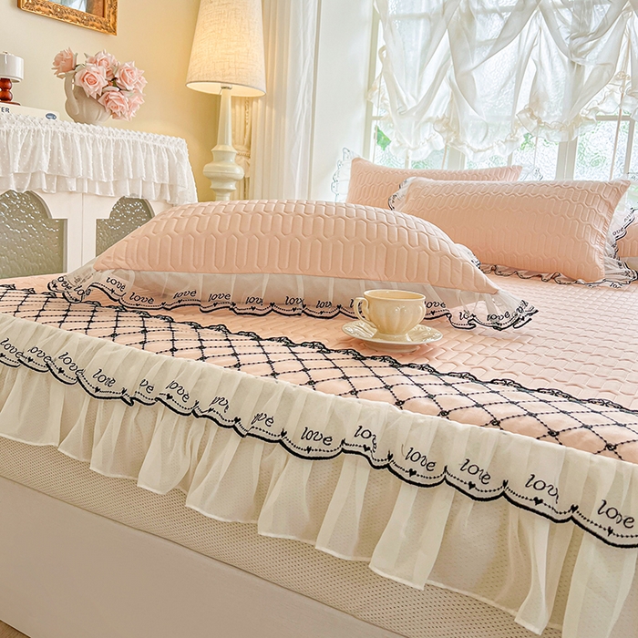 91家纺网 家纺一手货源 找家纺 麒豆豆  2025新款凉感丝乳胶花边床裙凉席夏被三件套--爱恋 玉