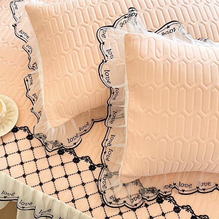 91家纺网 家纺一手货源 找家纺 麒豆豆  2025新款凉感丝乳胶花边床裙凉席夏被三件套--爱恋 玉