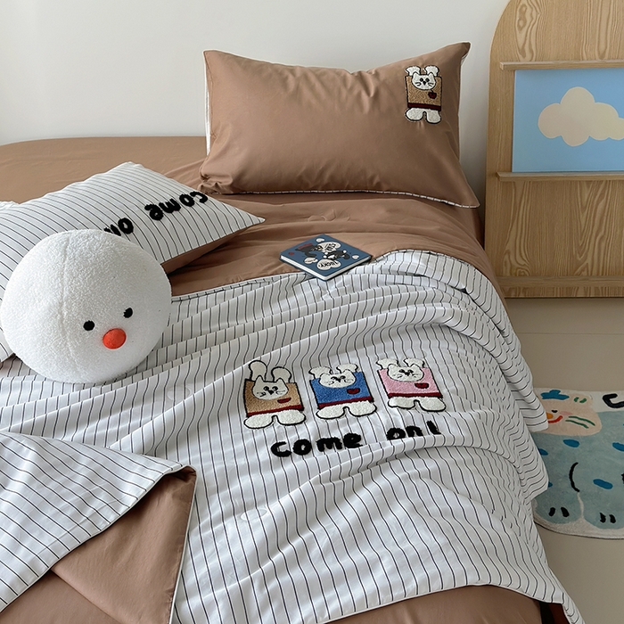 91家纺网 家纺一手货源 找家纺 怡家居 2025新款全棉印加绣夏被夏凉被空调被四件套 举手兔咖