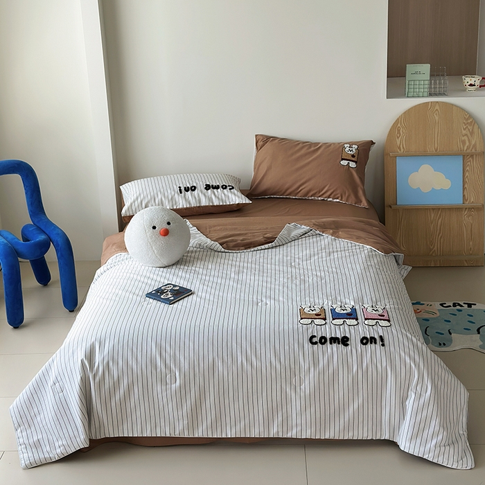 91家纺网 家纺一手货源 找家纺 怡家居 2025新款全棉印加绣夏被夏凉被空调被四件套 举手兔咖