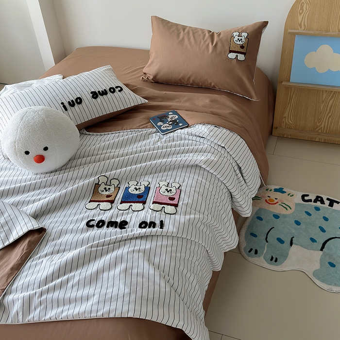 91家纺网 家纺一手货源 找家纺 怡家居 2025新款全棉印加绣夏被夏凉被空调被四件套 举手兔咖