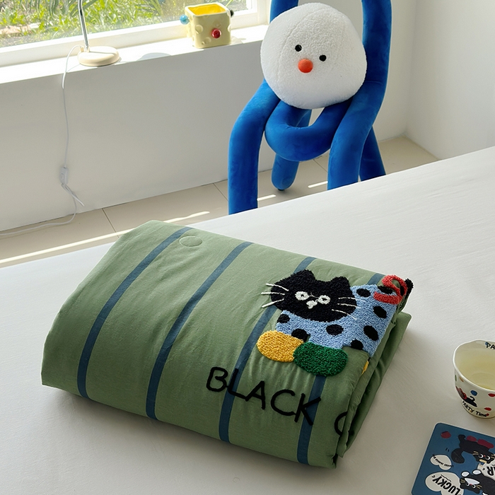 91家纺网 家纺一手货源 找家纺 怡家居 2025新款全棉印加绣夏被夏凉被空调被四件套 呆萌小猫