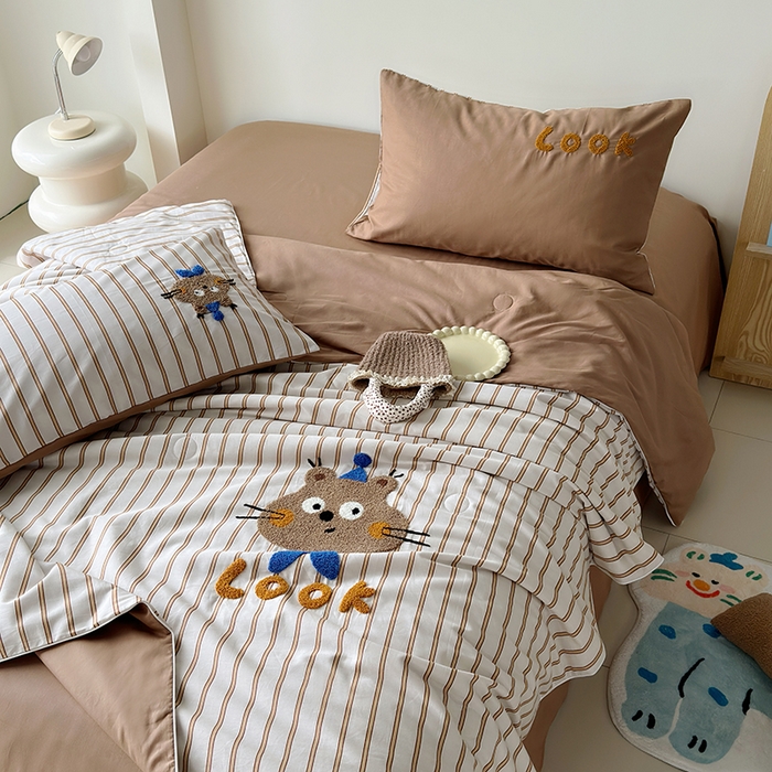 91家纺网 家纺一手货源 找家纺 怡家居 2025新款全棉印加绣夏被夏凉被空调被四件套 熊小萌