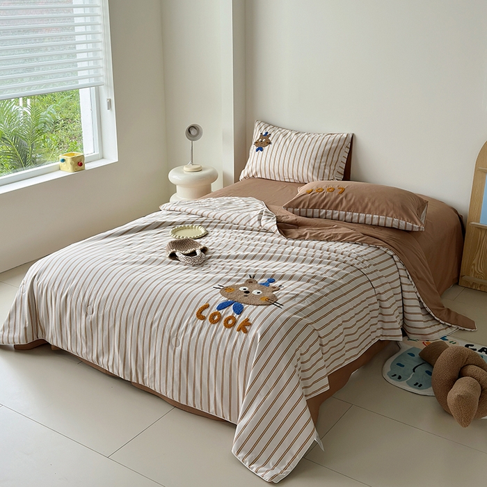 91家纺网 家纺一手货源 找家纺 怡家居 2025新款全棉印加绣夏被夏凉被空调被四件套 熊小萌