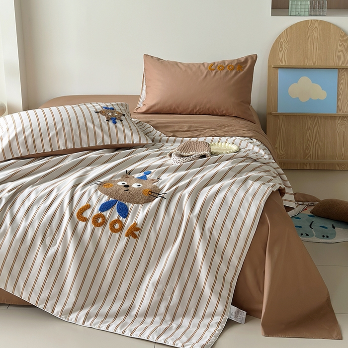 91家纺网 家纺一手货源 找家纺 怡家居 2025新款全棉印加绣夏被夏凉被空调被四件套 熊小萌