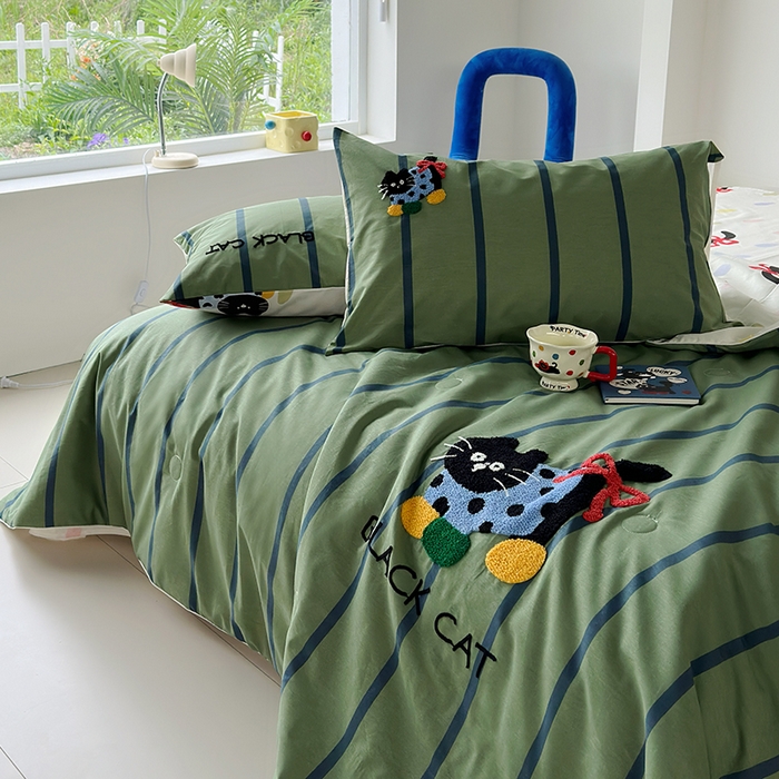 91家纺网 家纺一手货源 找家纺 怡家居 2025新款全棉印加绣夏被夏凉被空调被四件套 呆萌小猫