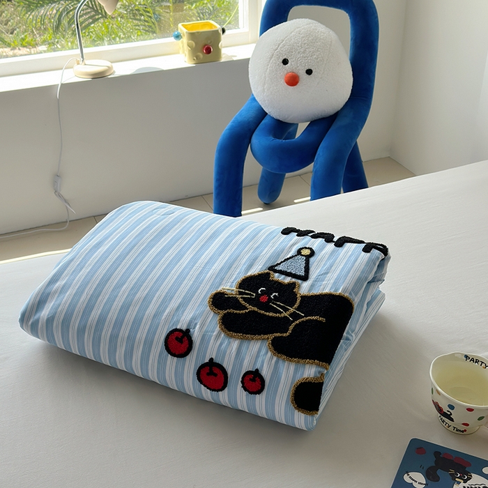 91家纺网 家纺一手货源 找家纺 怡家居 2025新款全棉印加绣夏被夏凉被空调被四件套 快乐黑猫