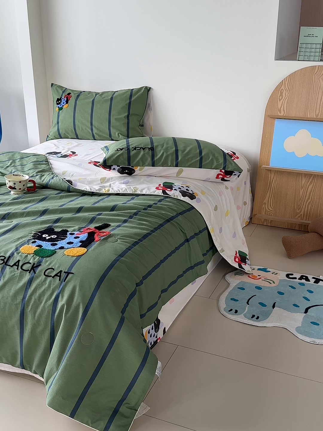 91家纺网 家纺一手货源 找家纺 怡家居 2025新款全棉印加绣夏被夏凉被空调被四件套 呆萌小猫