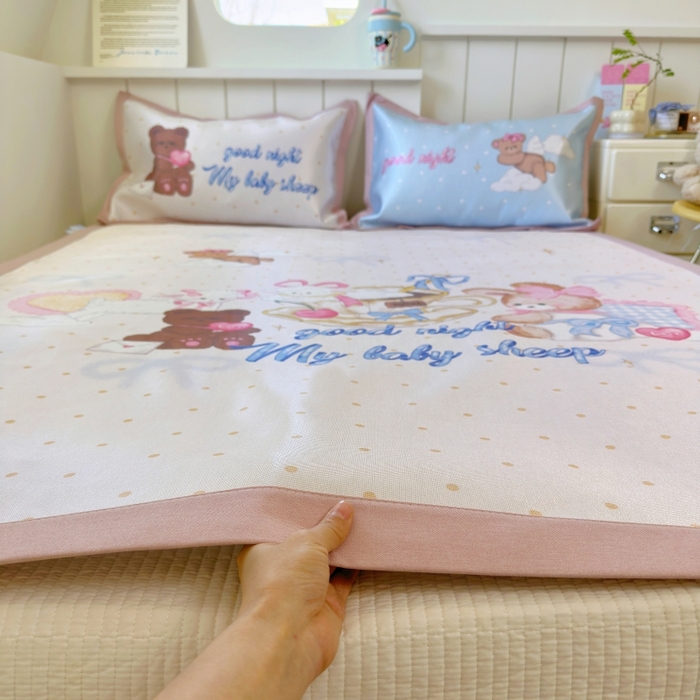 91家纺网 家纺一手货源 找家纺 澳萝拉 2025新款亲肤舒适凉席包边款冰藤席凉席席子 晚安熊