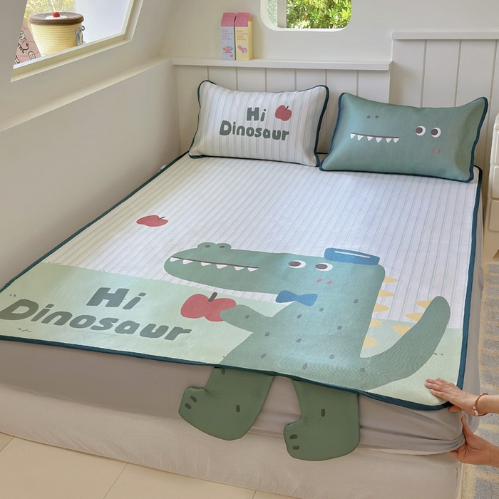 91家纺网 家纺一手货源 找家纺 澳萝拉 2025新款亲肤舒适异形冰藤席凉席席子-数码印花系列 萌萌龙龙(床笠款）