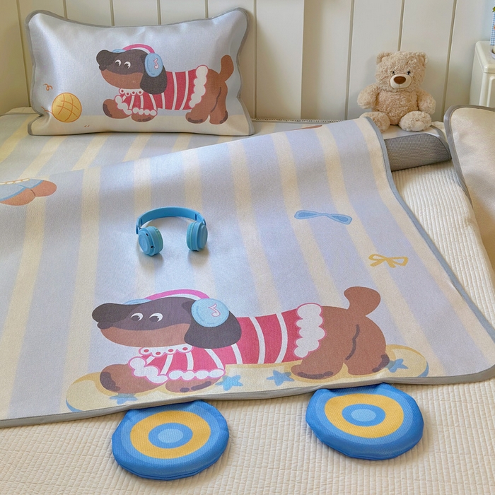 91家纺网 家纺一手货源 找家纺 澳萝拉 2025新款亲肤舒适异形冰藤席凉席席子-数码印花系列 滑板狗(床席款）