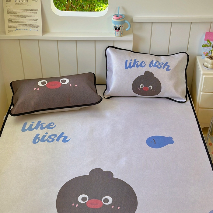 91家纺网 家纺一手货源 找家纺 澳萝拉 2025新款亲肤舒适异形冰藤席凉席席子-数码印花系列 企鹅波波(床席款）