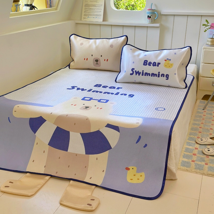 91家纺网 家纺一手货源 找家纺 澳萝拉 2025新款亲肤舒适异形冰藤席凉席席子-数码印花系列 熊熊乐园(床席款）