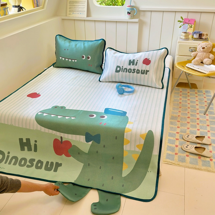 91家纺网 家纺一手货源 找家纺 澳萝拉 2025新款亲肤舒适异形冰藤席凉席席子-数码印花系列 萌萌龙龙(床席款）