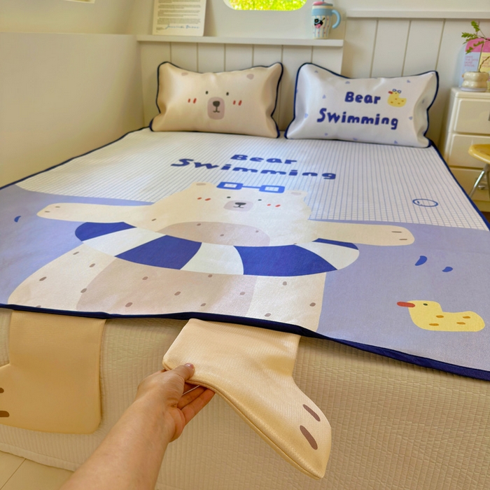 91家纺网 家纺一手货源 找家纺 澳萝拉 2025新款亲肤舒适异形冰藤席凉席席子-数码印花系列 熊熊乐园(床席款）