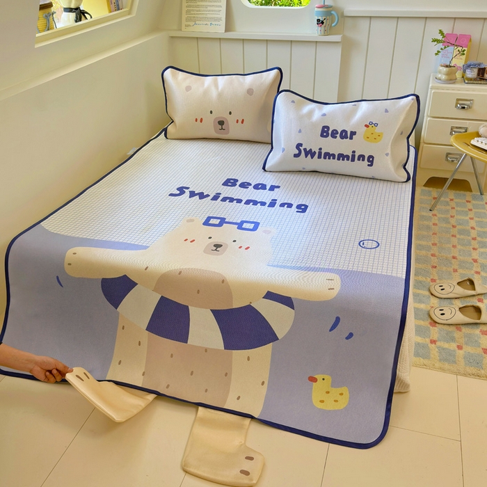 91家纺网 家纺一手货源 找家纺 澳萝拉 2025新款亲肤舒适异形冰藤席凉席席子-数码印花系列 熊熊乐园(床席款）