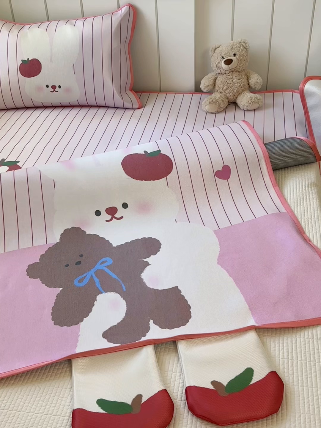 91家纺网 家纺一手货源 找家纺 澳萝拉 2025新款亲肤舒适异形冰藤席凉席席子-数码印花系列 棉花糖兔兔(床席款）