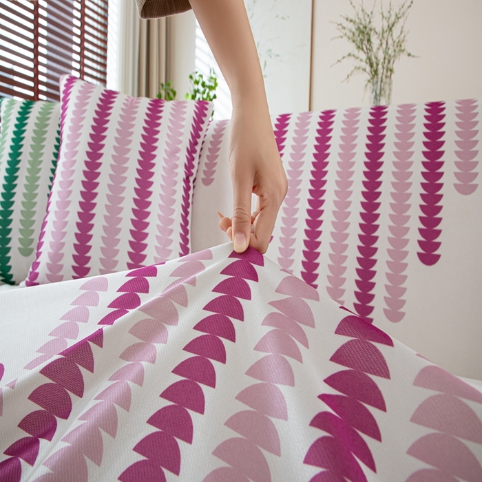 91家纺网 家纺一手货源 找家纺 沐沐家纺 2026新款冰丝印花茂林修竹拱门沙发巾 冰丝茂林修竹沙发巾-玫红色