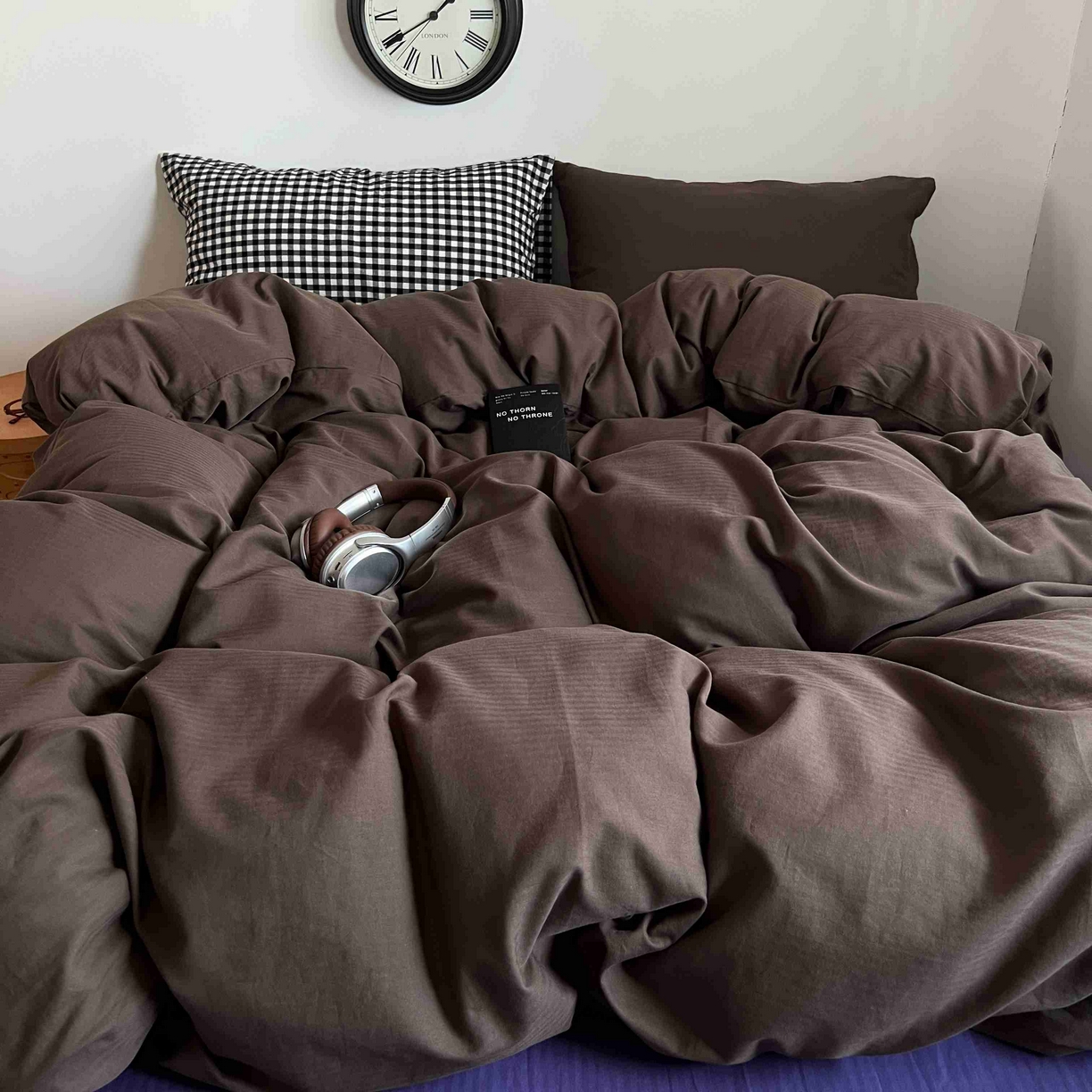 91家纺网 家纺一手货源 找家纺 蜜宿 2025新款全棉人字纹四件套-椰椰紫萝 椰椰紫萝（黑小格混搭深棕）