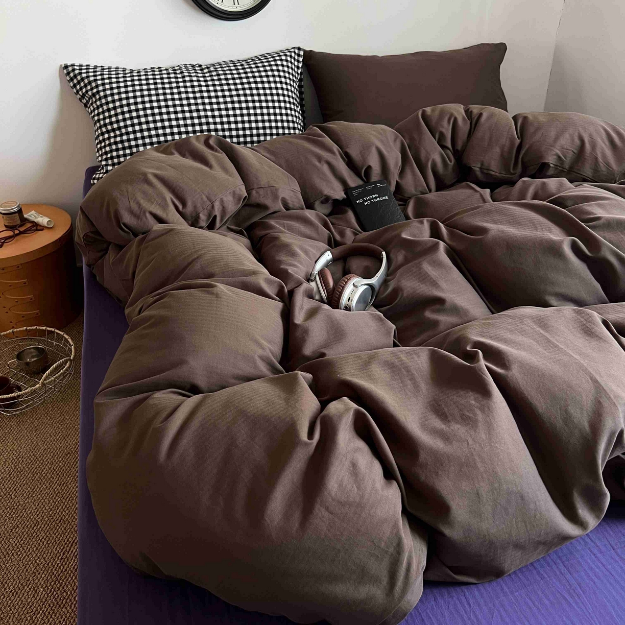 91家纺网 家纺一手货源 找家纺 蜜宿 2025新款全棉人字纹四件套-椰椰紫萝 椰椰紫萝（黑小格混搭深棕）