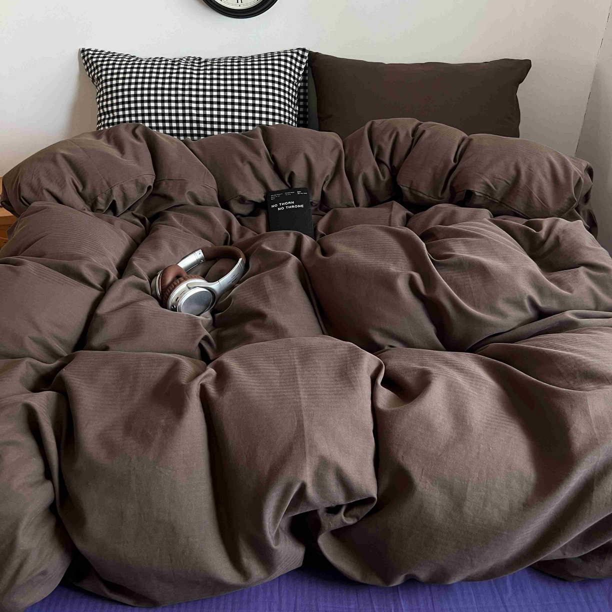 91家纺网 家纺一手货源 找家纺 蜜宿 2025新款全棉人字纹四件套-椰椰紫萝 椰椰紫萝（黑小格混搭深棕）