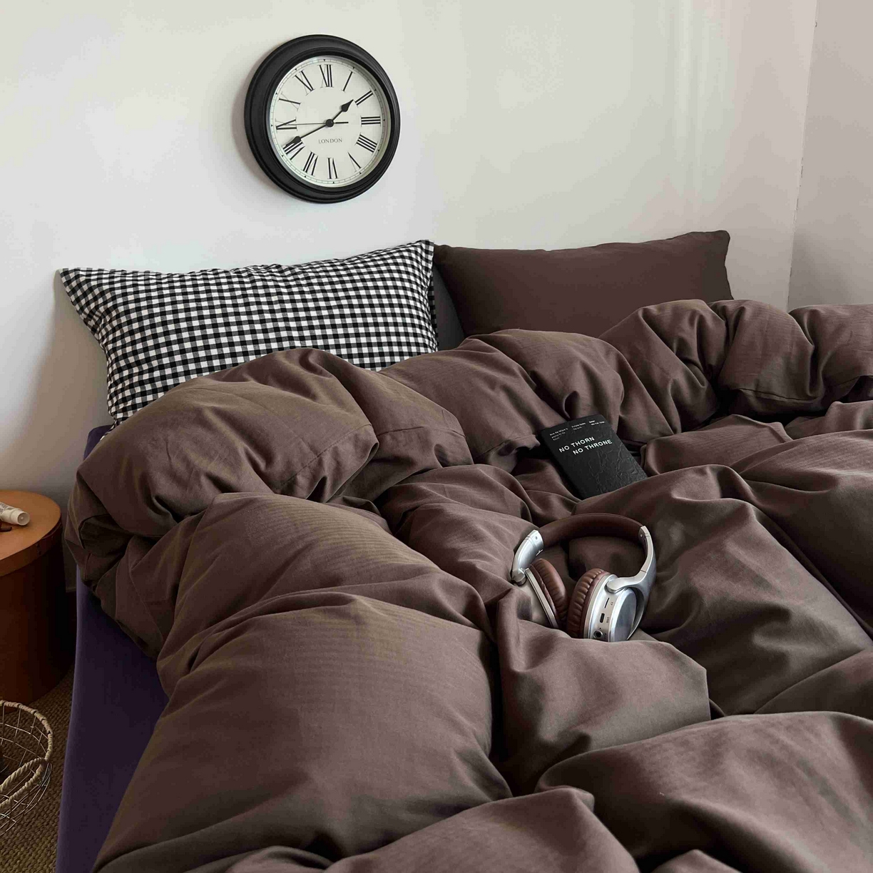 91家纺网 家纺一手货源 找家纺 蜜宿 2025新款全棉人字纹四件套-椰椰紫萝 椰椰紫萝（黑小格混搭深棕）