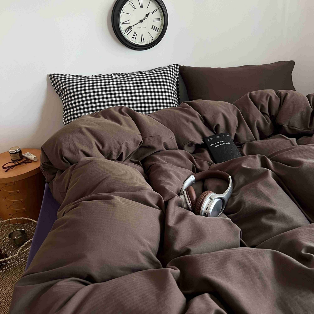 91家纺网 家纺一手货源 找家纺 蜜宿 2025新款全棉人字纹四件套-椰椰紫萝 椰椰紫萝（黑小格混搭深棕）