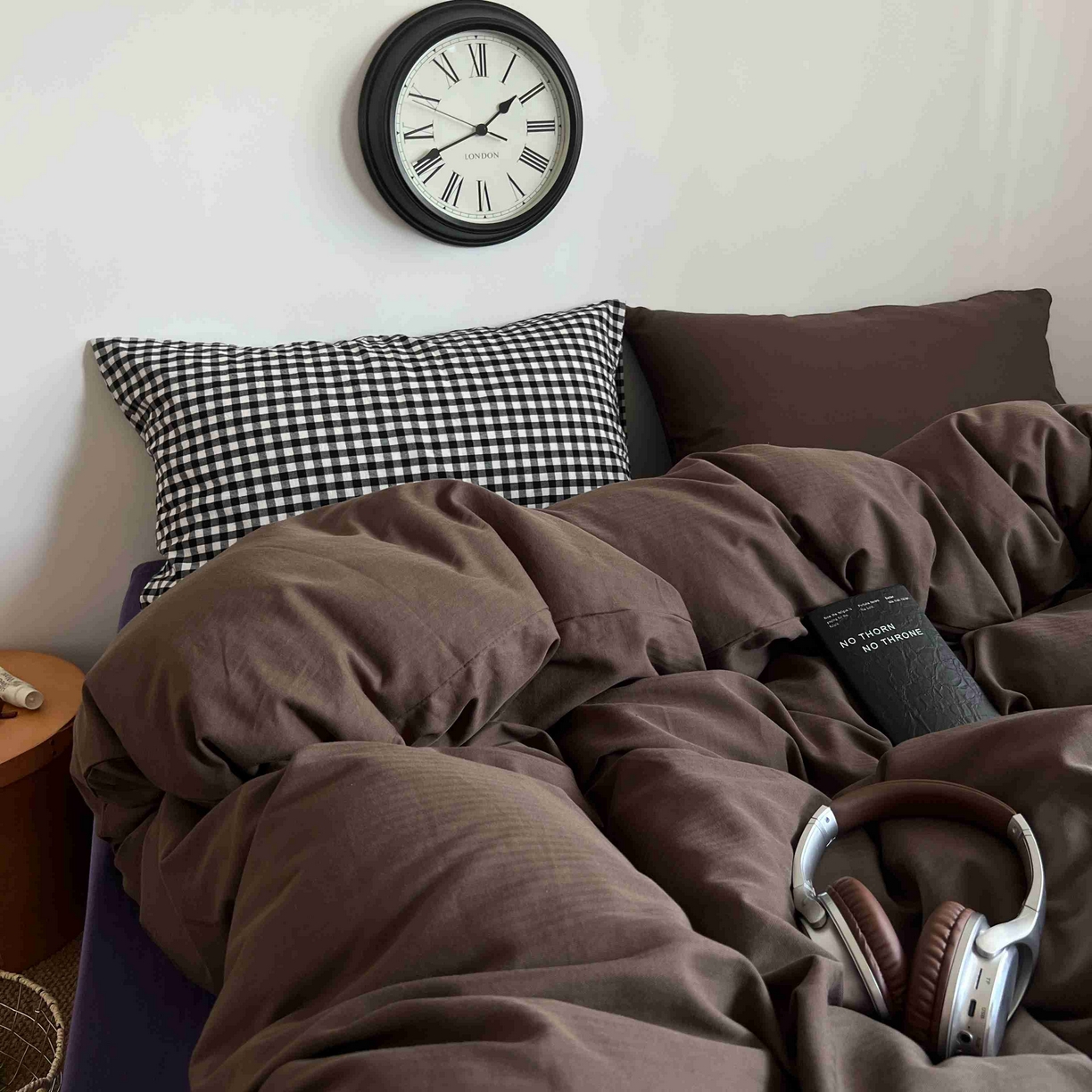 91家纺网 家纺一手货源 找家纺 蜜宿 2025新款全棉人字纹四件套-椰椰紫萝 椰椰紫萝（黑小格混搭深棕）