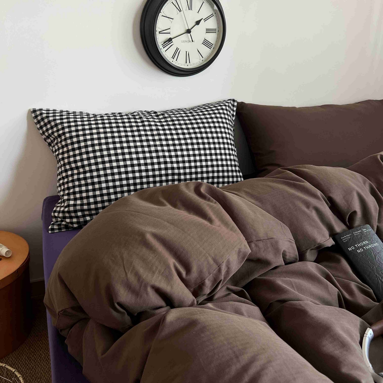 91家纺网 家纺一手货源 找家纺 蜜宿 2025新款全棉人字纹四件套-椰椰紫萝 椰椰紫萝（黑小格混搭深棕）