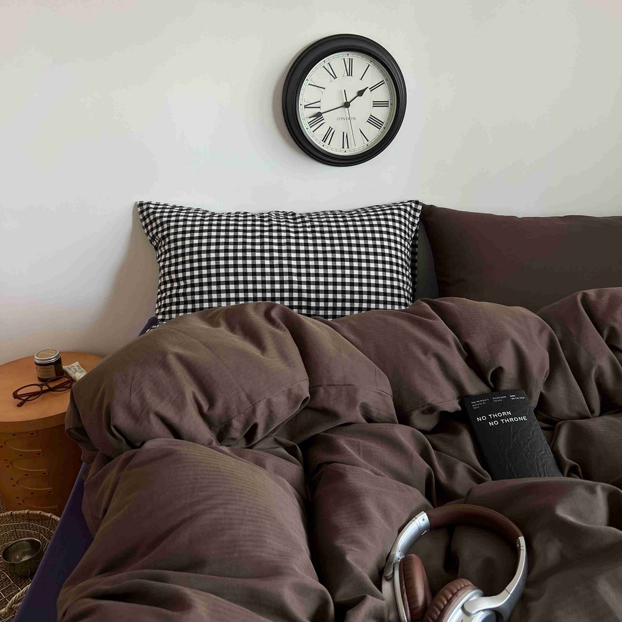 91家纺网 家纺一手货源 找家纺 蜜宿 2025新款全棉人字纹四件套-椰椰紫萝 椰椰紫萝（黑小格混搭深棕）