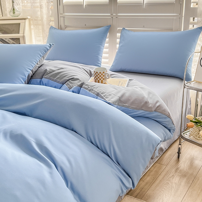 91家纺网 家纺一手货源 找家纺 啊雅家居 2025新款学生宿舍双拼磨毛被套床单床笠单品三件套四件套 天空兰加浅灰