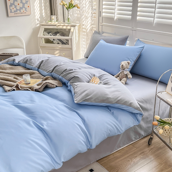 91家纺网 家纺一手货源 找家纺 啊雅家居 2025新款学生宿舍双拼磨毛被套床单床笠单品三件套四件套 天空兰加浅灰