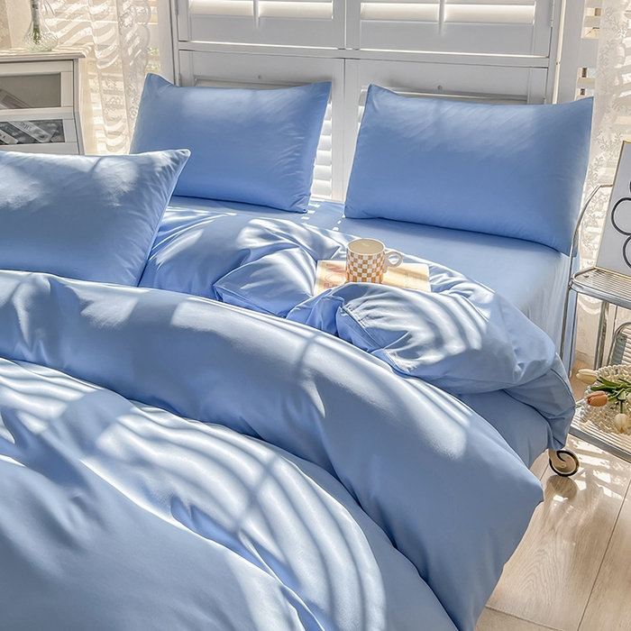 91家纺网 家纺一手货源 找家纺 啊雅家居 2025新款学生宿舍双拼磨毛被套床单床笠单品三件套四件套 天空兰