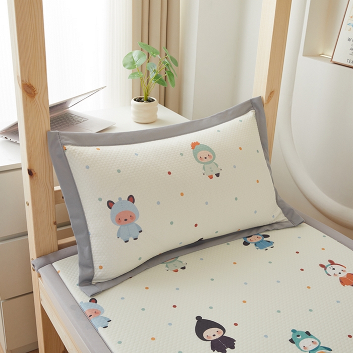 91家纺网 家纺一手货源 找家纺 宅部落 2025春夏新款数码印花PE凉感豆豆凉席学生宿舍凉席 晚安宝贝