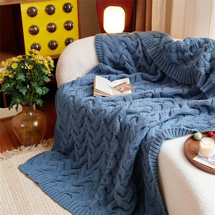 91家纺网 家纺一手货源 找家纺 （总）暖绵绵家纺 2025新款腈纶枕头枕芯-佩诗亚【最低零售价：168元】